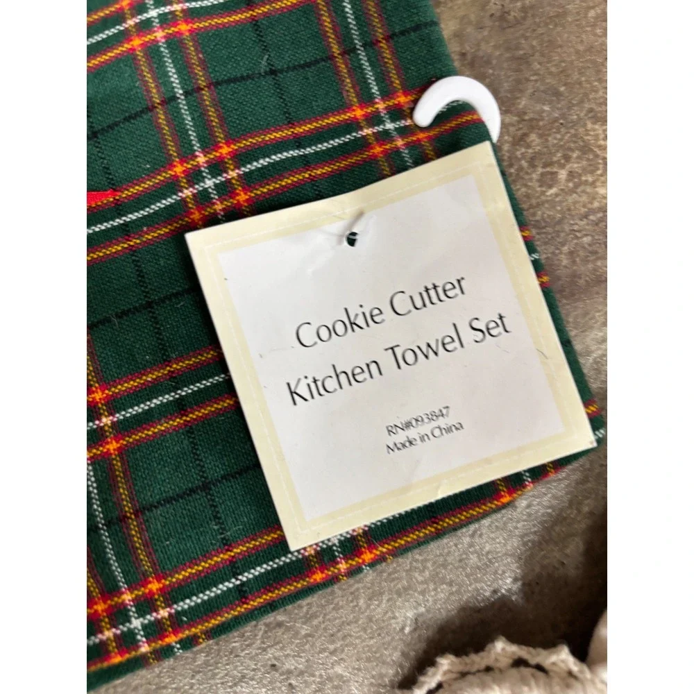 Gingerbread Man Cookie Cutter Kitchen Towel Set Green Plaid Christmas Holiday